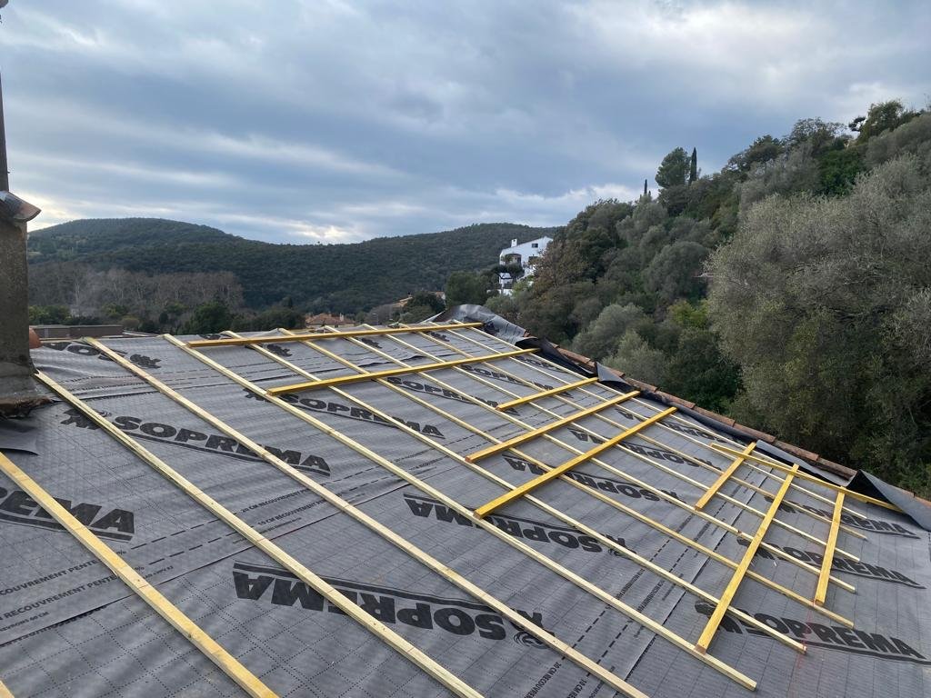 Prestation Zingueur Fréjus par Aubert Couverture